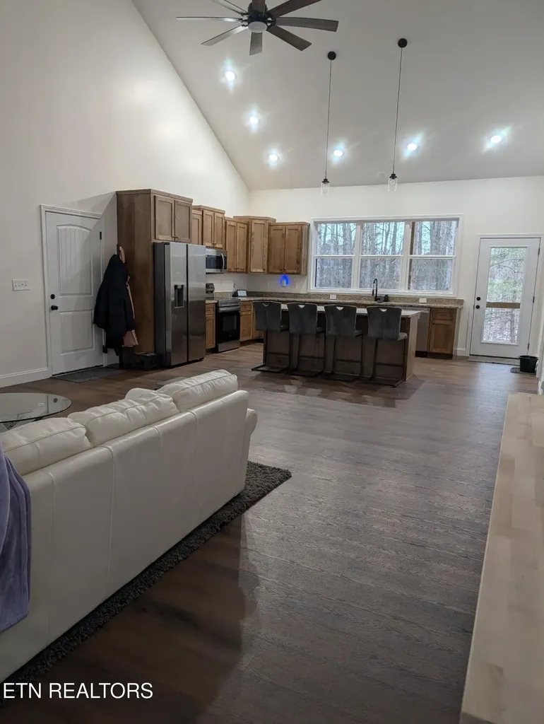 108 Shotgun Annie Road Jamestown TN 38556