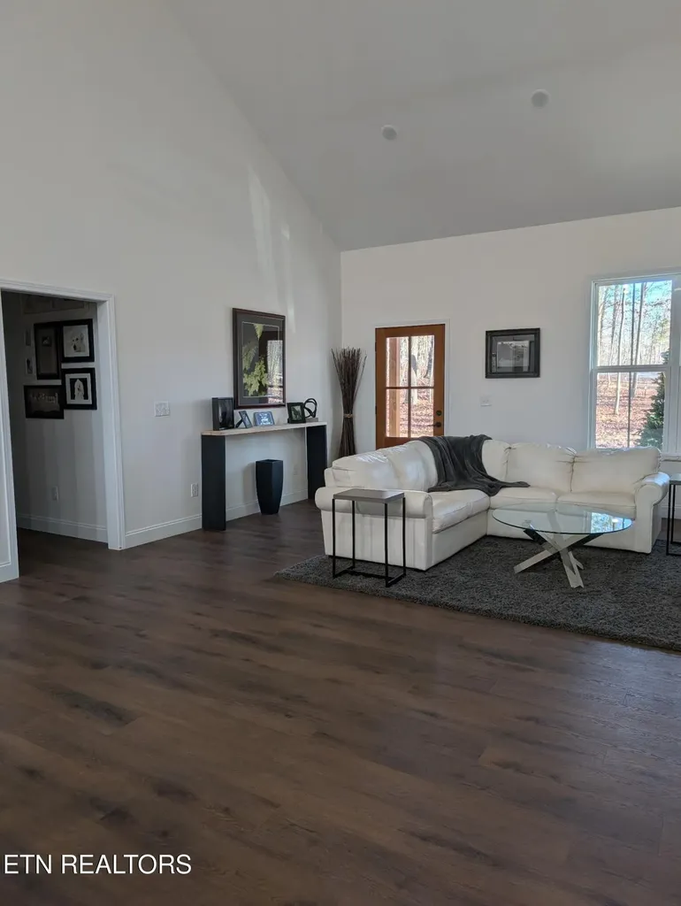 108 Shotgun Annie Road Jamestown TN 38556