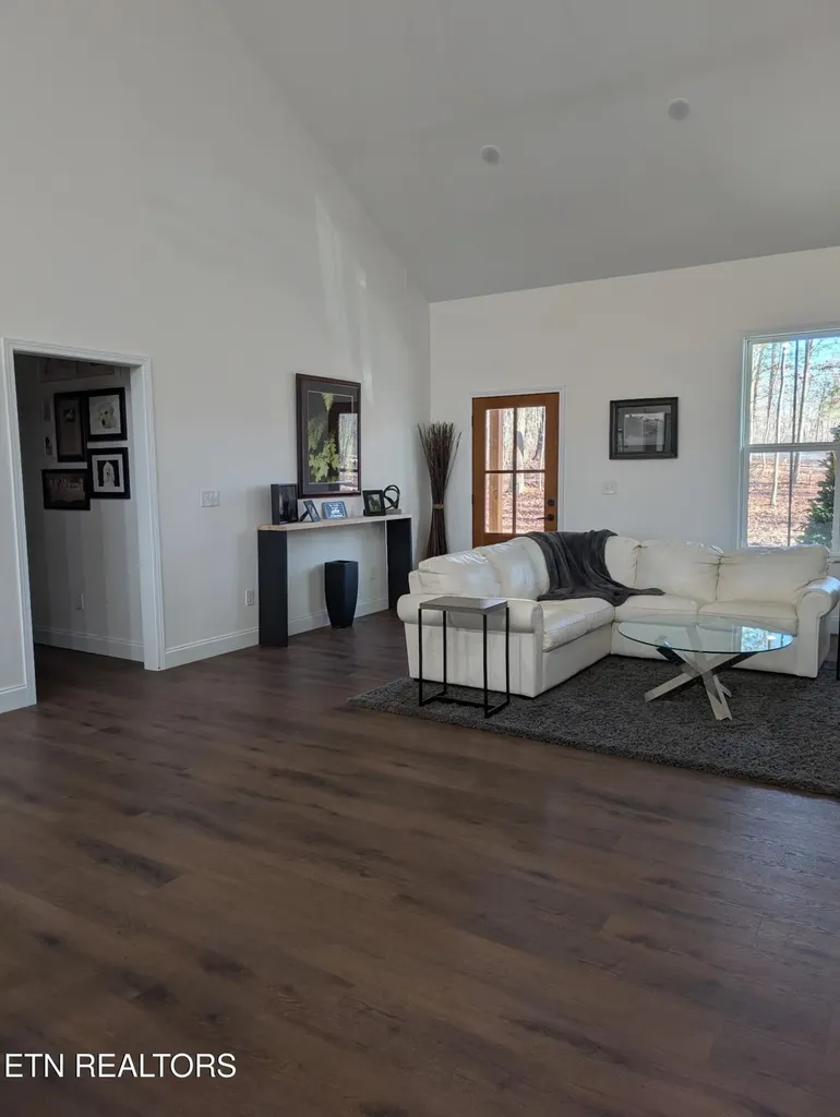 108 Shotgun Annie Road Jamestown TN 38556