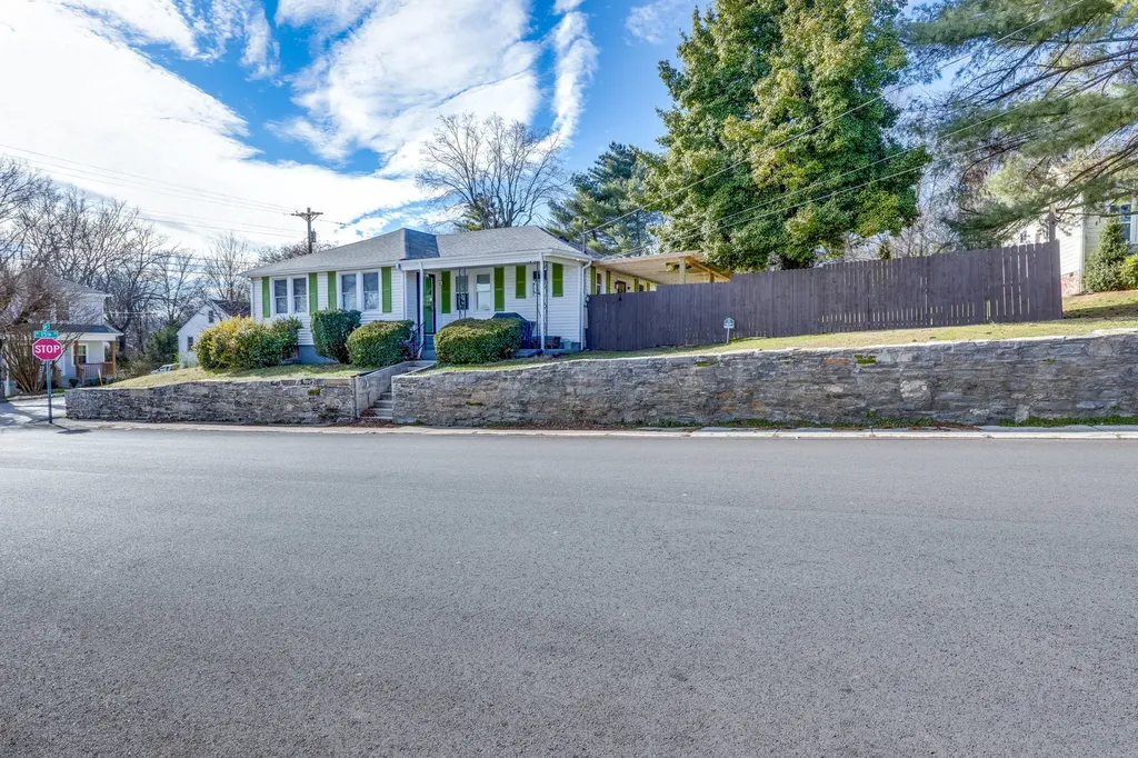 1514 Galloway Street Columbia TN 38401