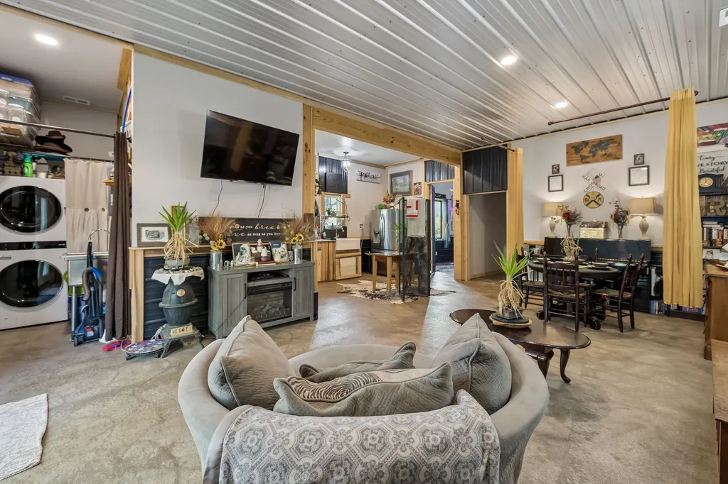 75 New Harmony Road Lafayette TN 37083