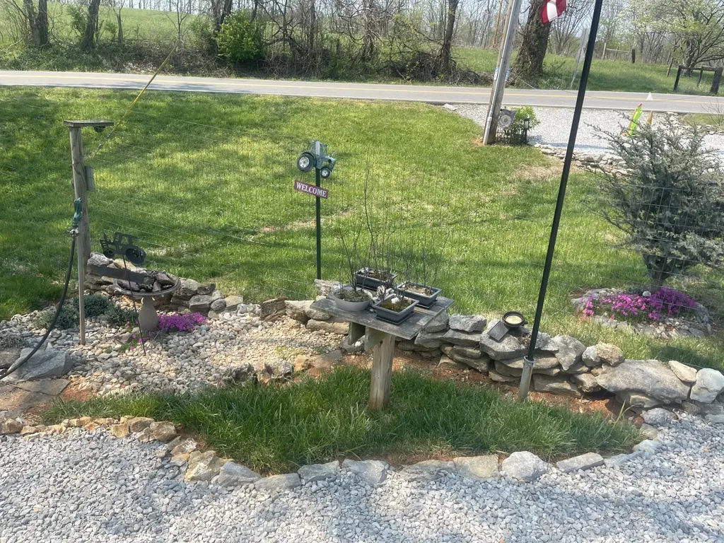 75 New Harmony Road Lafayette TN 37083