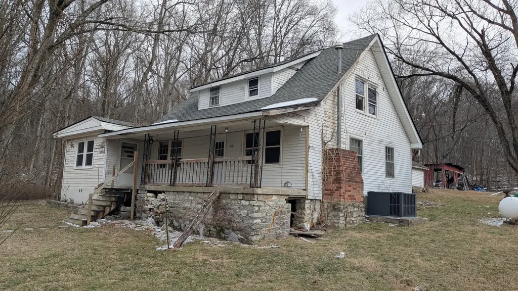 215 Robertson Lane Castalian Springs TN 37031
