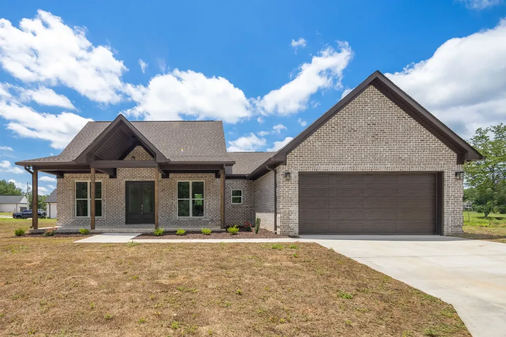373 Old Power House Road Lawrenceburg TN 38464