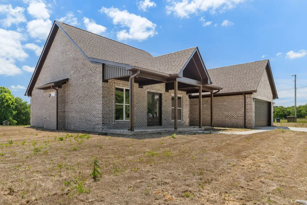 373 Old Power House Road Lawrenceburg TN 38464