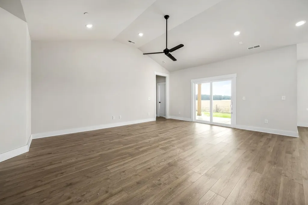 3416 Stonehorn Drive Bell Buckle TN 37020