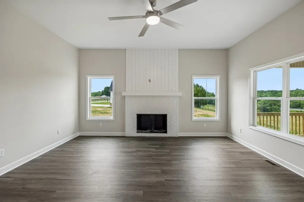 1930 Old Snow Hill Road Dowelltown TN 37059
