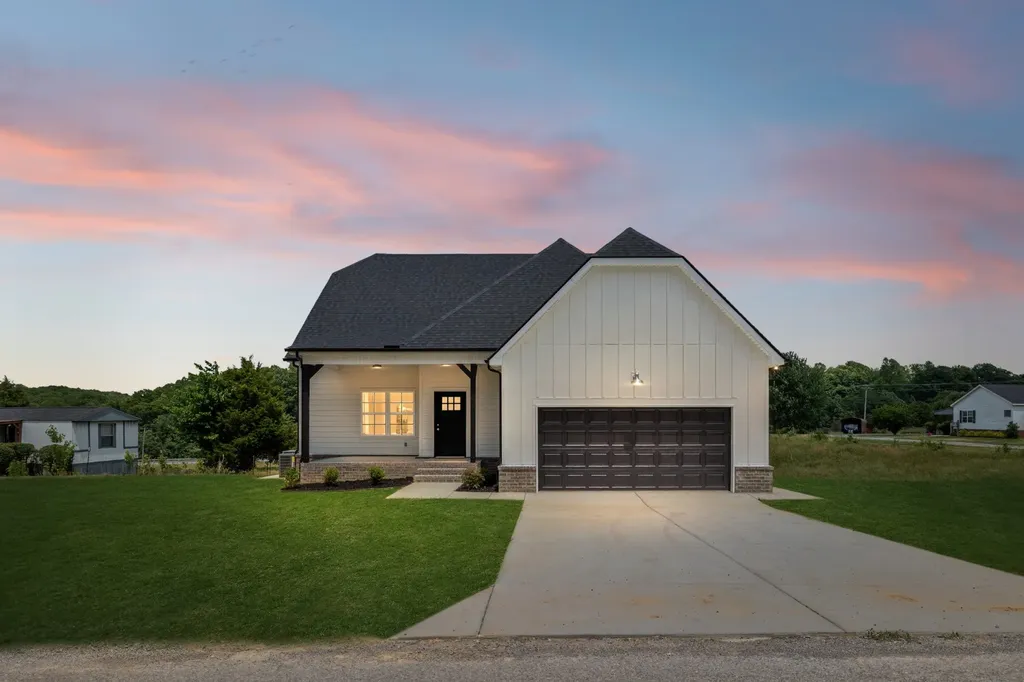 2010 Old Snow Hill Road Dowelltown TN 37059
