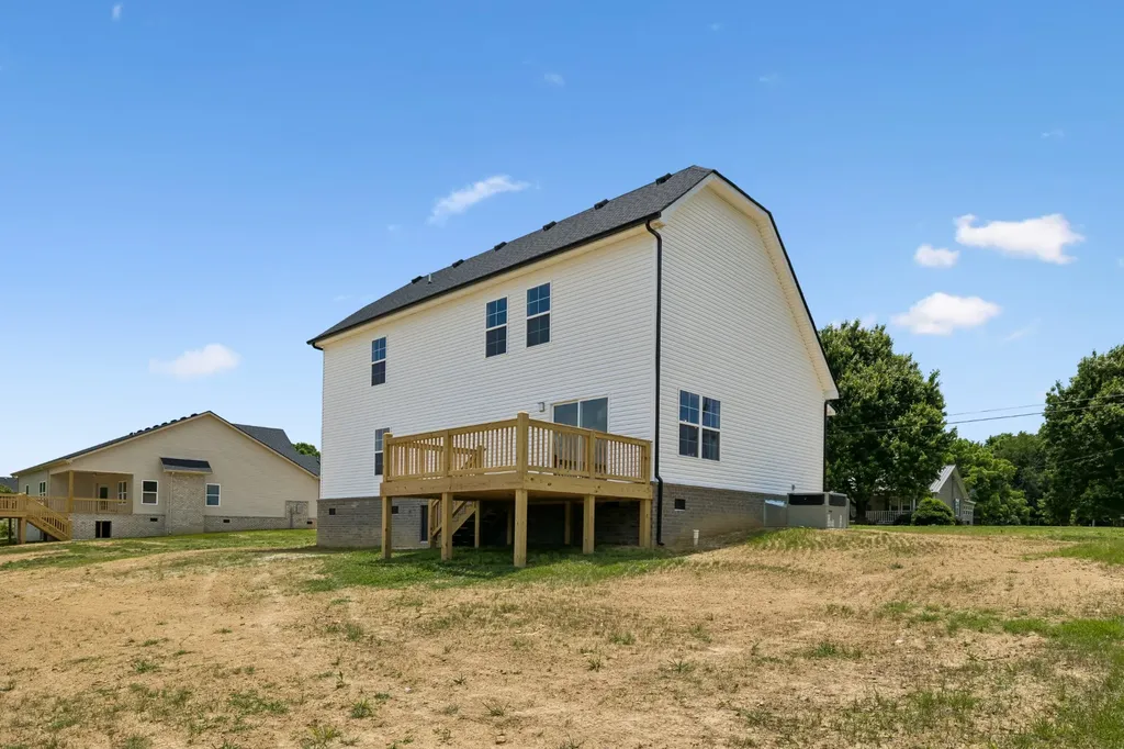 2010 Old Snow Hill Road Dowelltown TN 37059