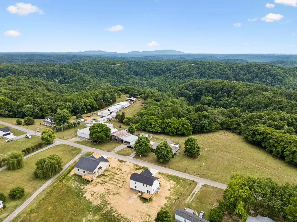 2010 Old Snow Hill Road Dowelltown TN 37059