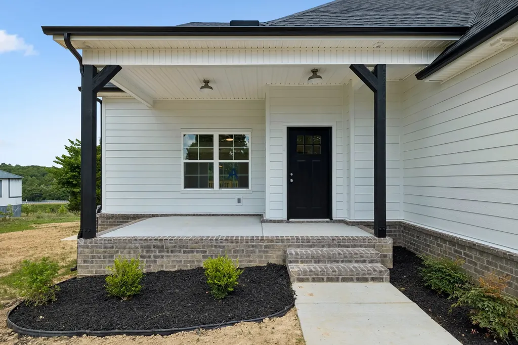 2010 Old Snow Hill Road Dowelltown TN 37059