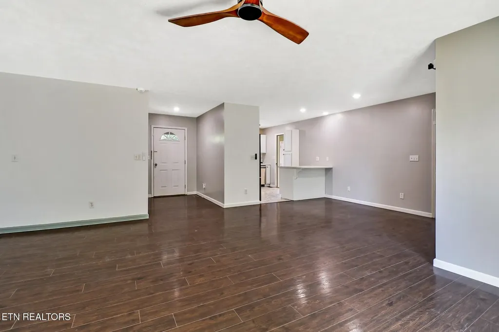 15 Rena Circle Crossville TN 38572