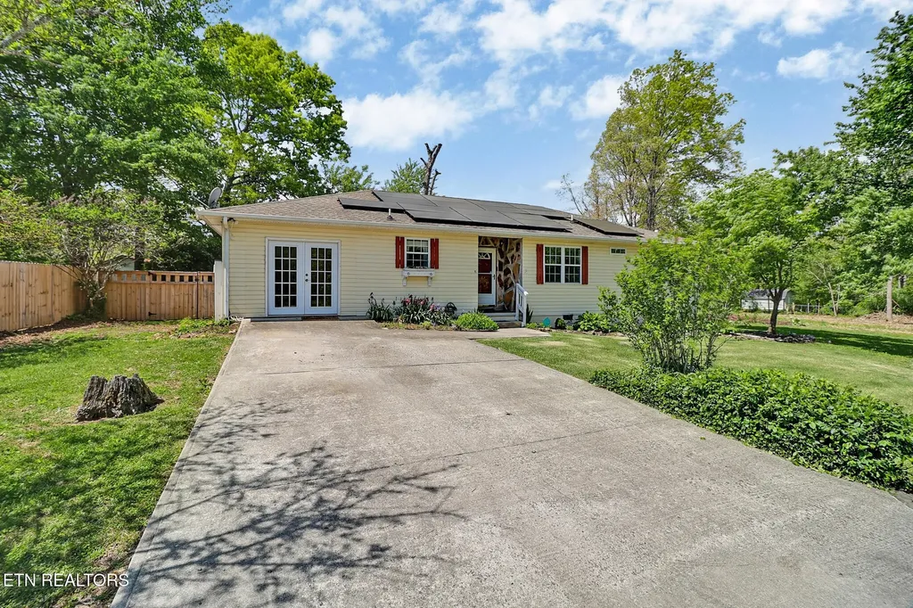 15 Rena Circle Crossville TN 38572