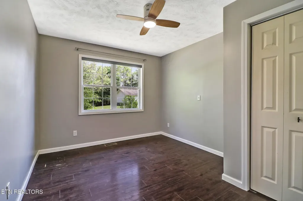 15 Rena Circle Crossville TN 38572