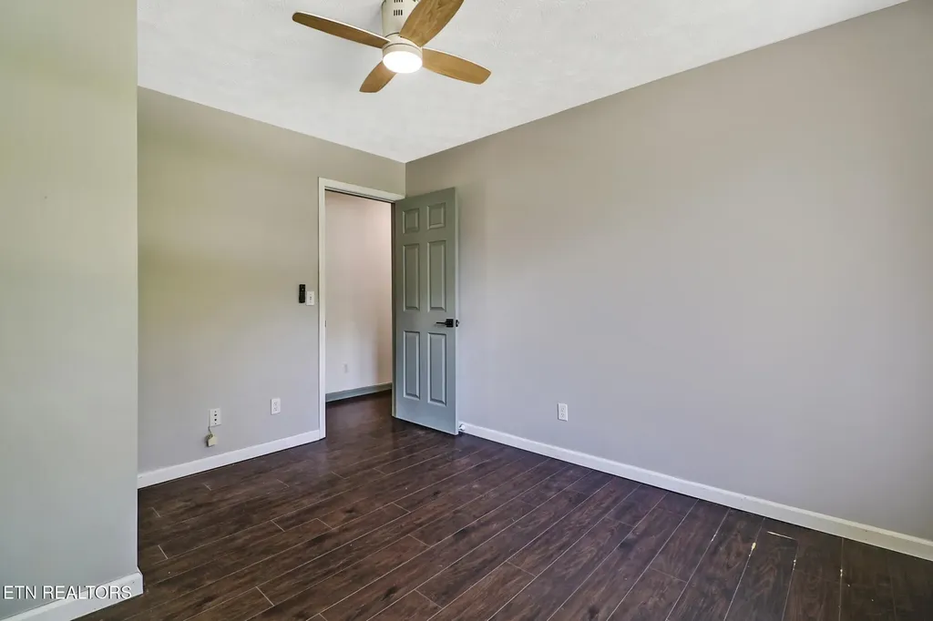 15 Rena Circle Crossville TN 38572