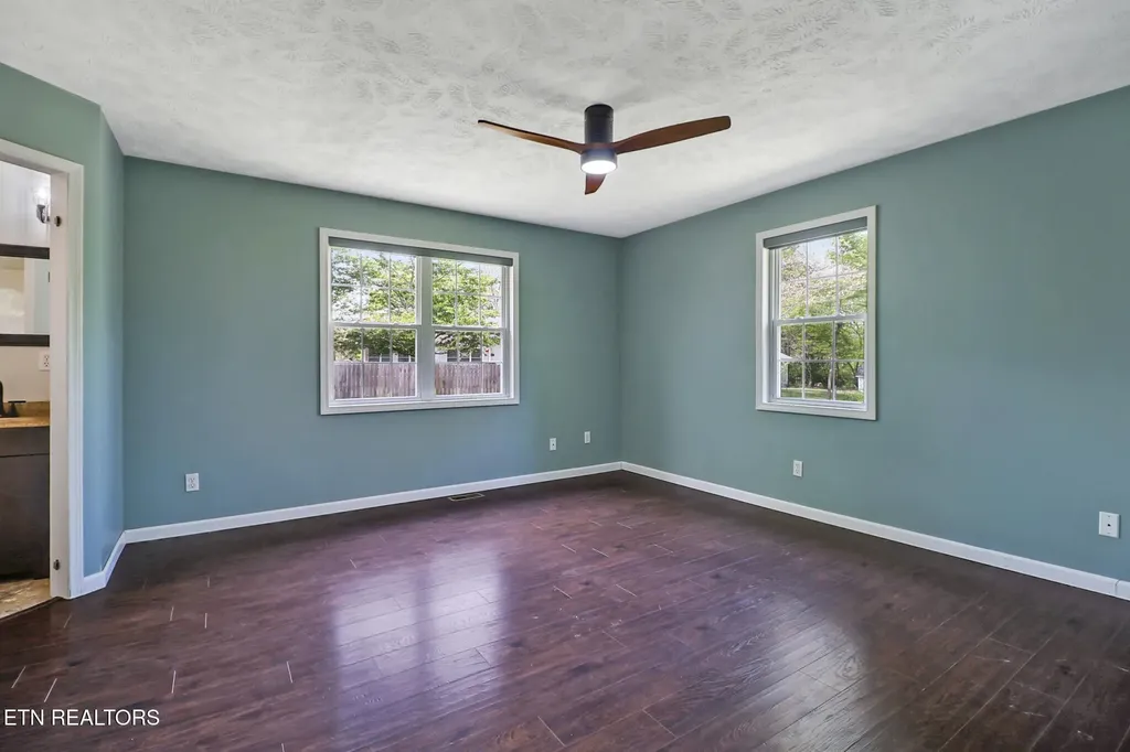 15 Rena Circle Crossville TN 38572