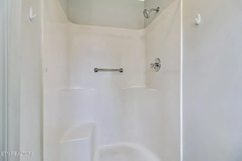15 Rena Circle Crossville TN 38572