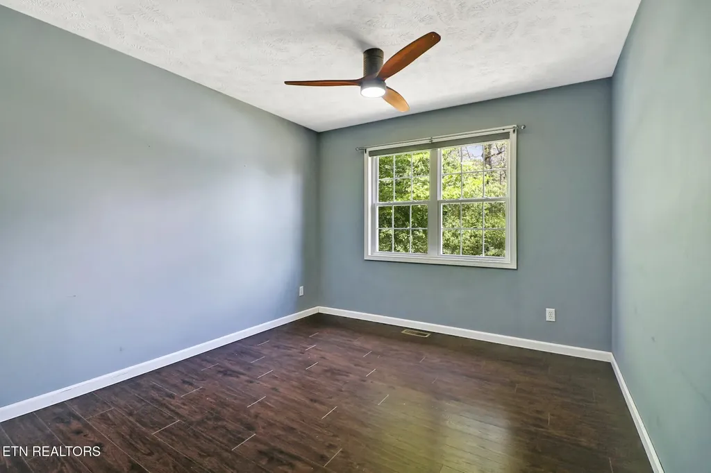 15 Rena Circle Crossville TN 38572