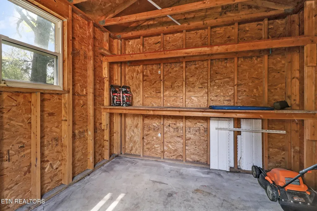 15 Rena Circle Crossville TN 38572