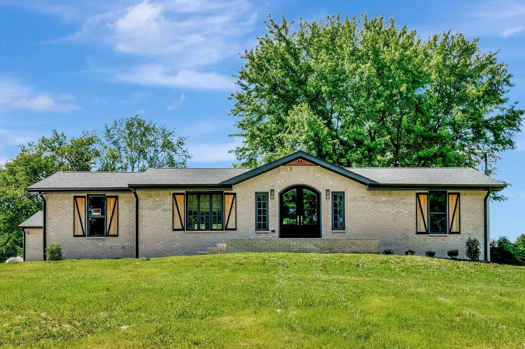 120 E Boiling Springs Road Portland TN 37148