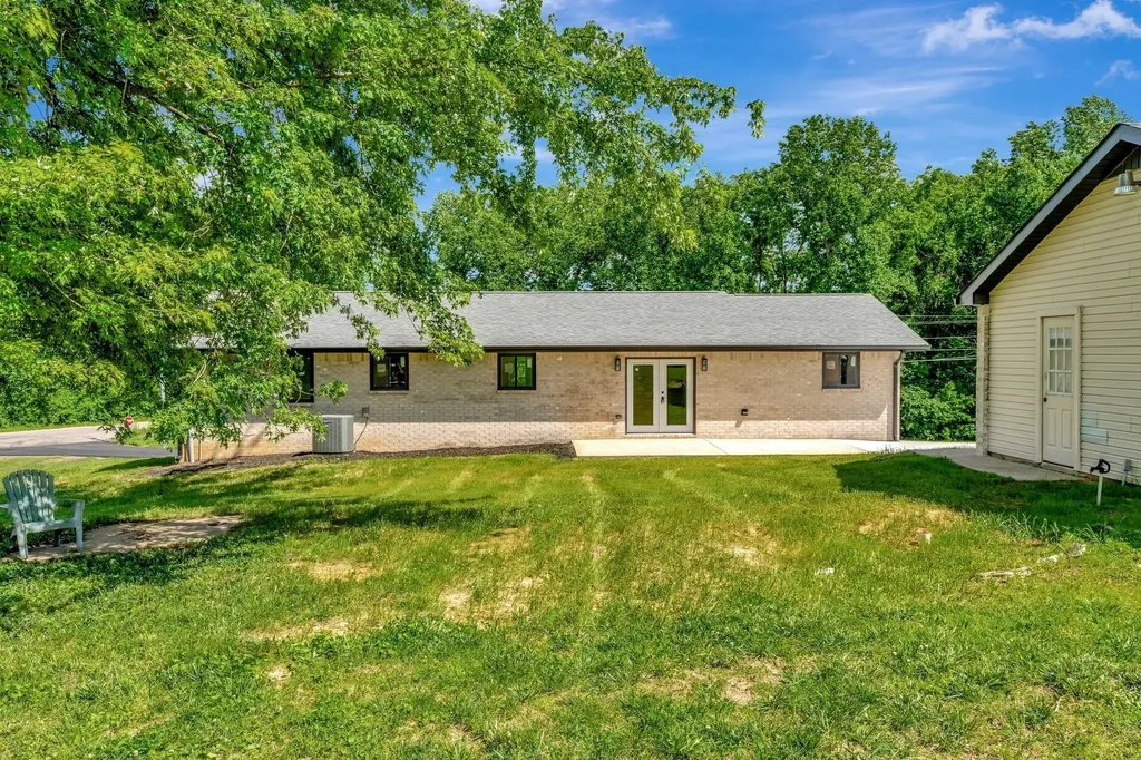 120 E Boiling Springs Road Portland TN 37148