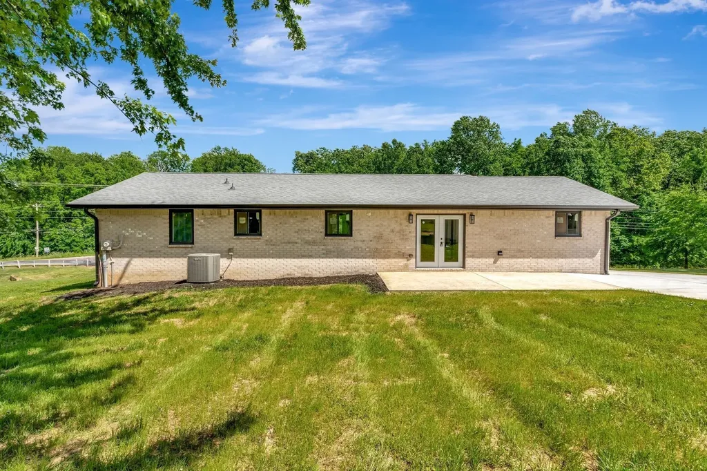 120 E Boiling Springs Road Portland TN 37148