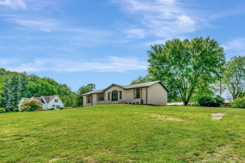 120 E Boiling Springs Road Portland TN 37148