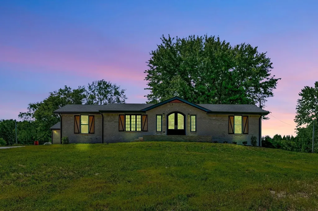 120 E Boiling Springs Road Portland TN 37148
