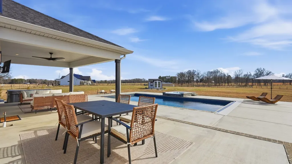 353 Oak Plains Road Clarksville TN 37043