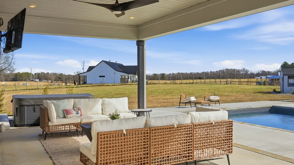 353 Oak Plains Road Clarksville TN 37043