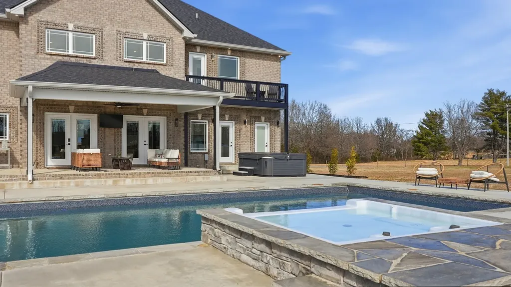 353 Oak Plains Road Clarksville TN 37043