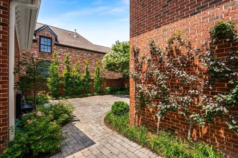 53 Whitworth Boulevard Nashville TN 37205