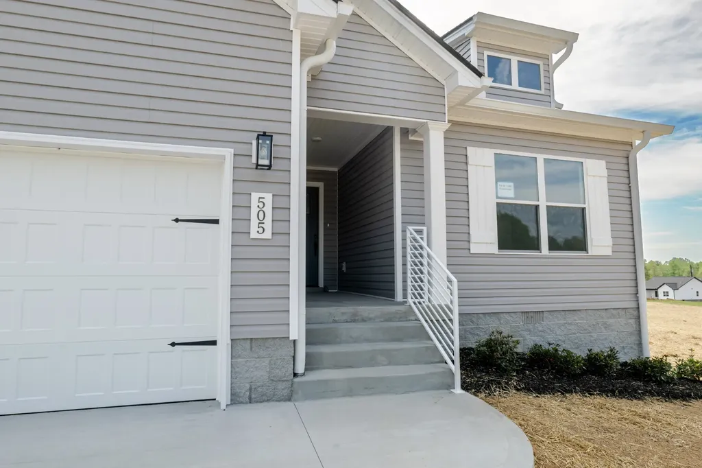 505 Mandalorian Way Dickson TN 37055