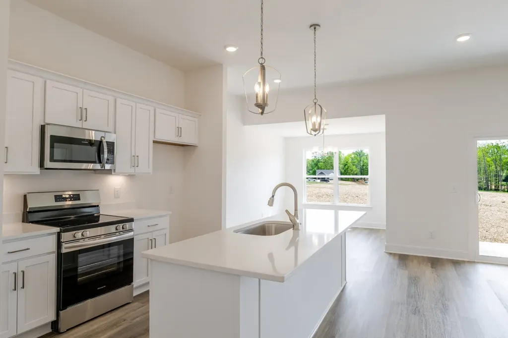 505 Mandalorian Way Dickson TN 37055