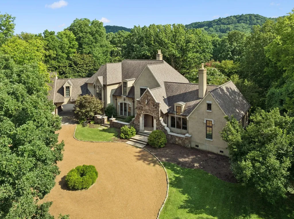 1011 Gateway Lane Nashville TN 37220