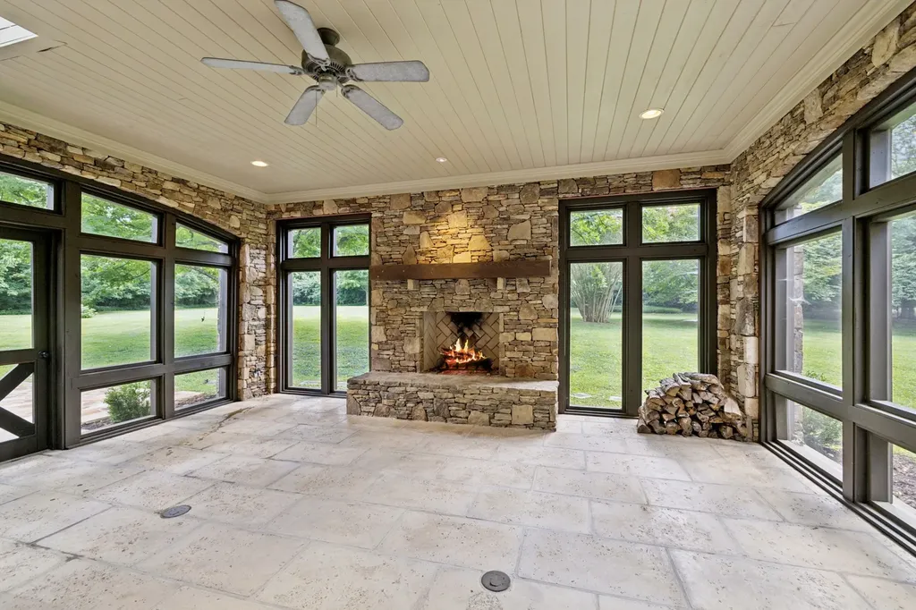 1011 Gateway Lane Nashville TN 37220