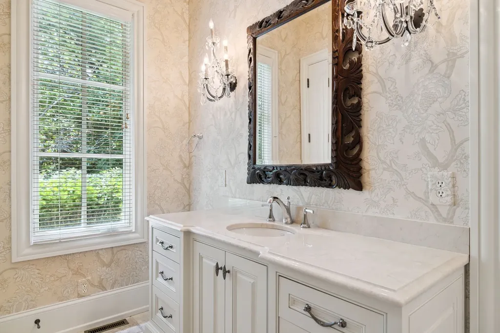 1011 Gateway Lane Nashville TN 37220