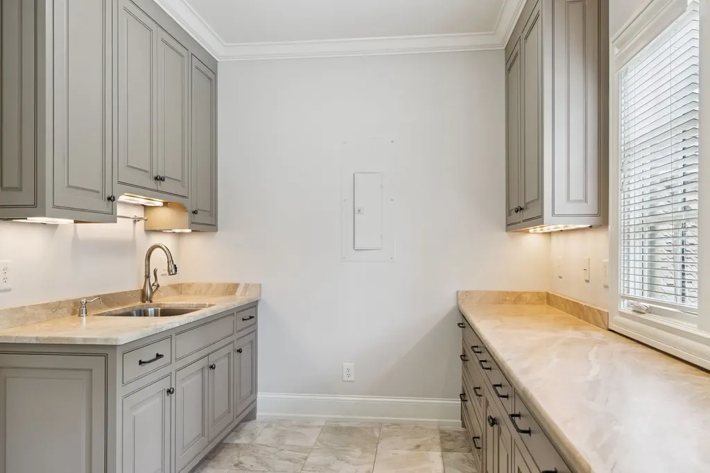 1011 Gateway Lane Nashville TN 37220