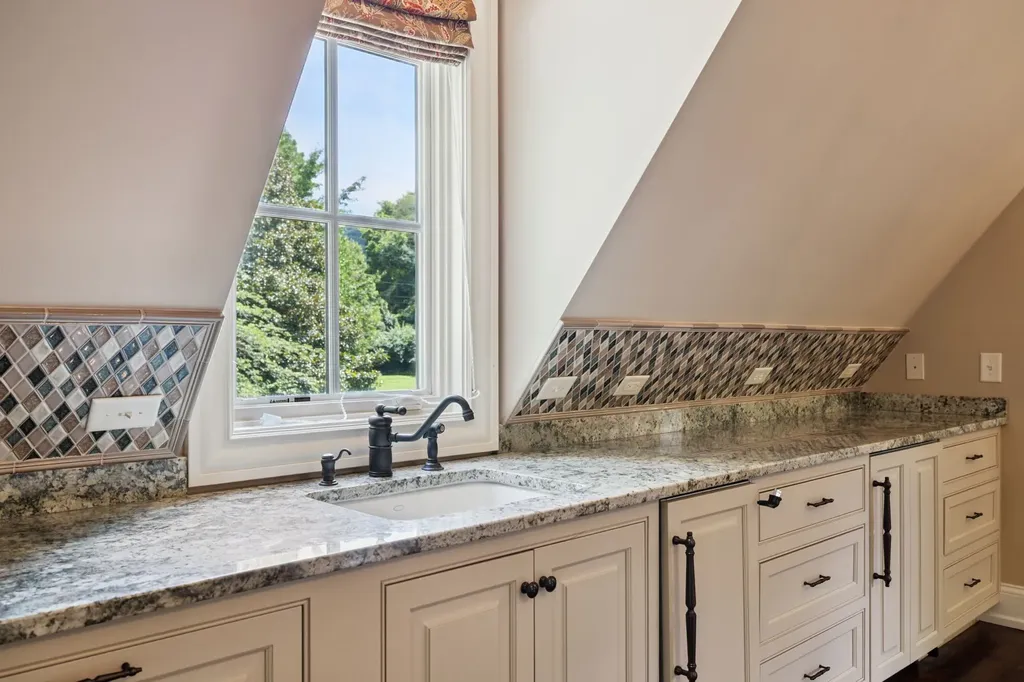 1011 Gateway Lane Nashville TN 37220