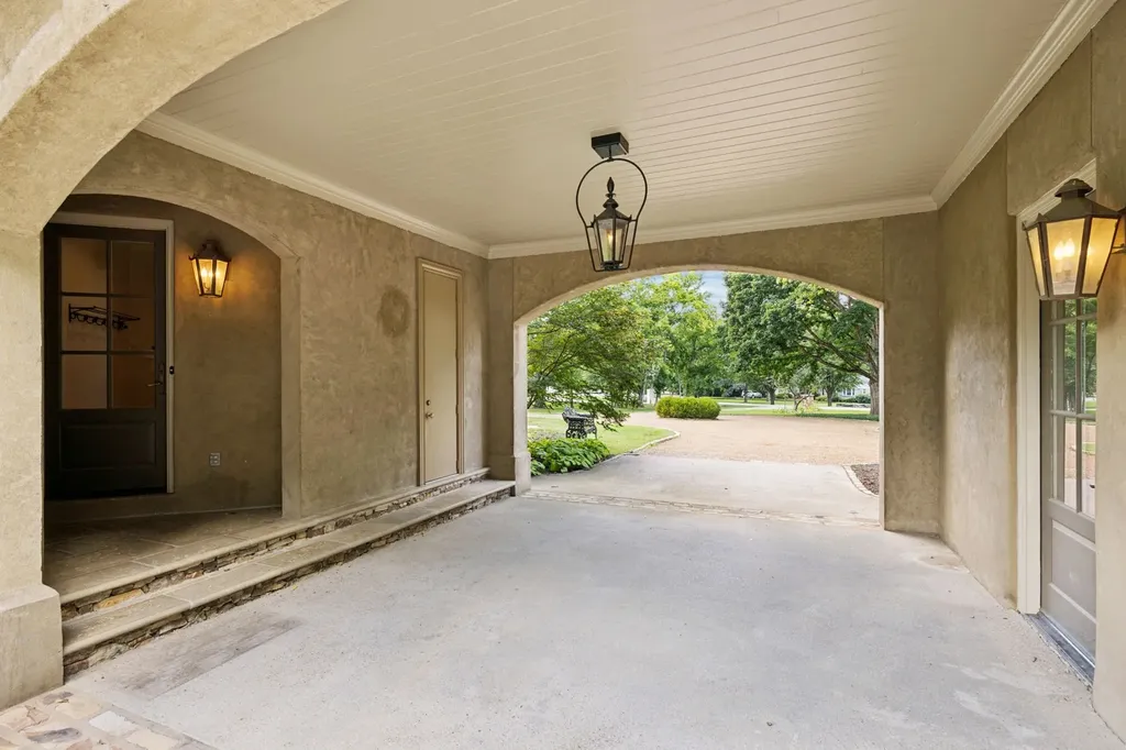 1011 Gateway Lane Nashville TN 37220