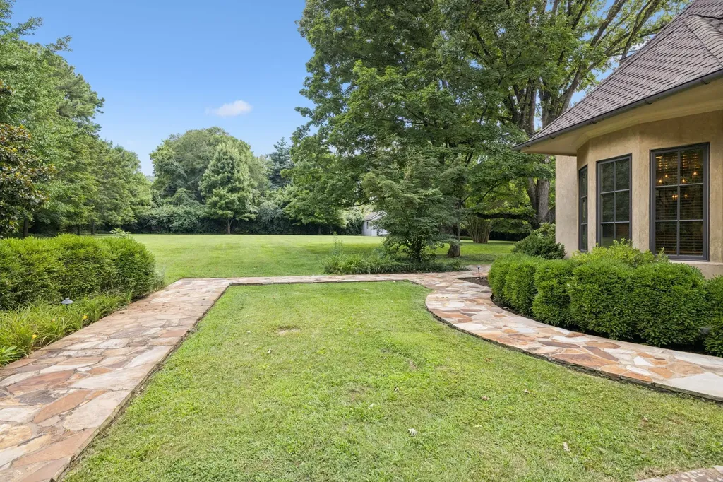 1011 Gateway Lane Nashville TN 37220