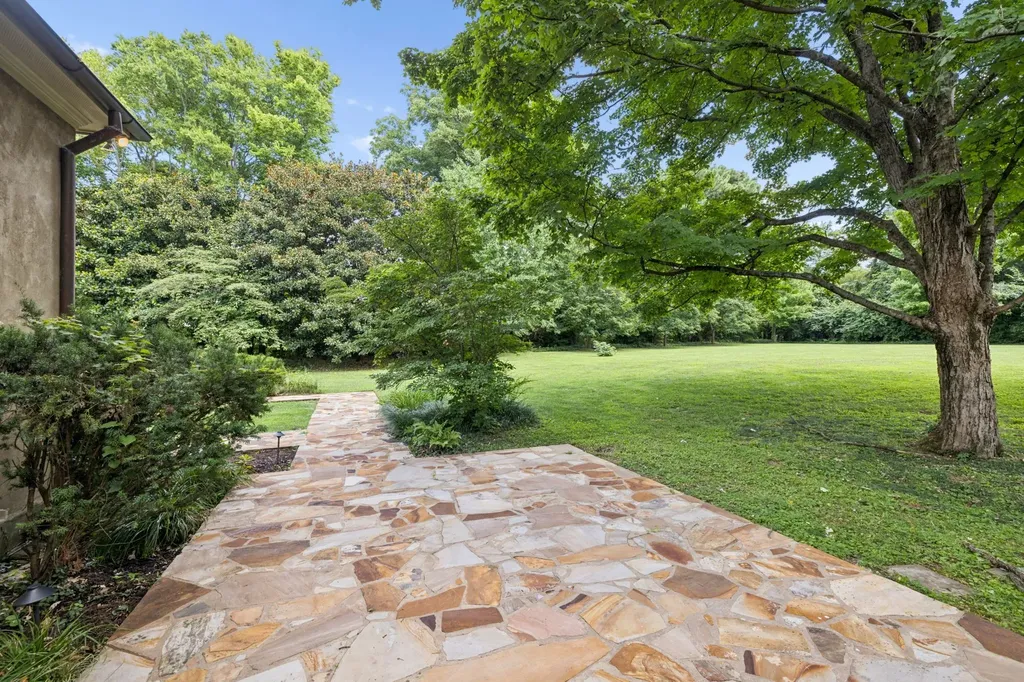 1011 Gateway Lane Nashville TN 37220