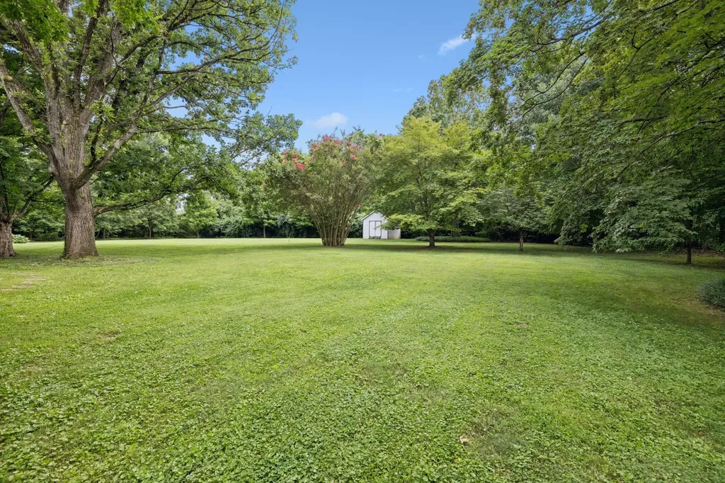 1011 Gateway Lane Nashville TN 37220