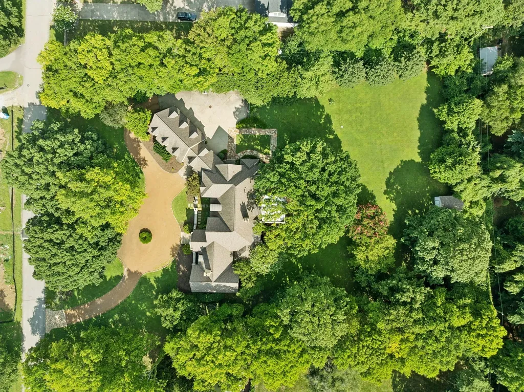 1011 Gateway Lane Nashville TN 37220