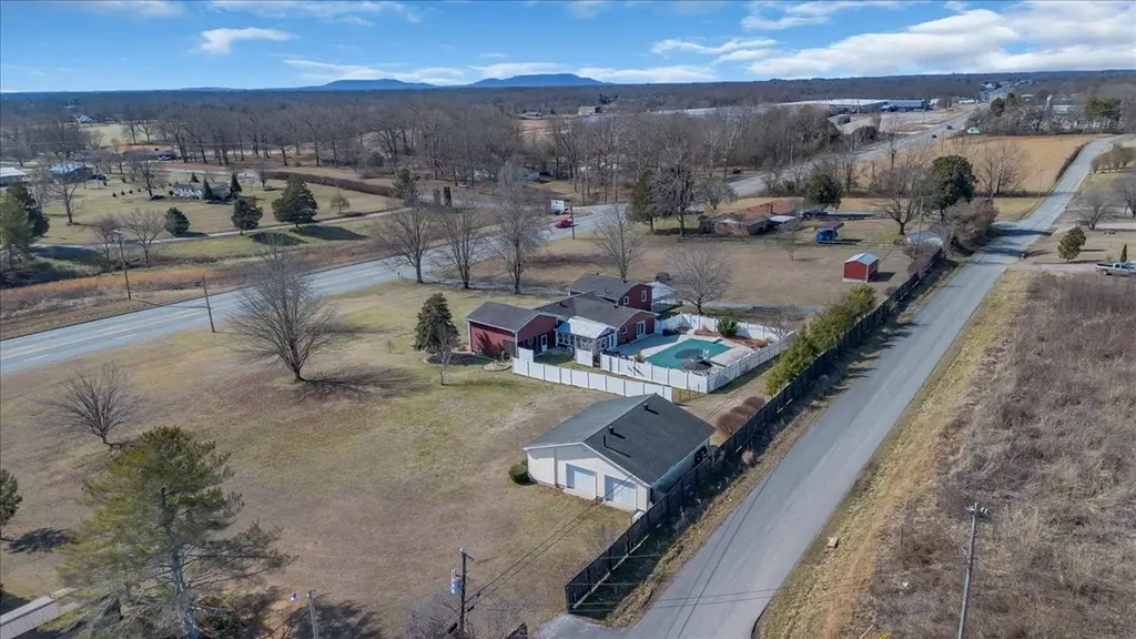 1119 Sparta Highway Smithville TN 37166