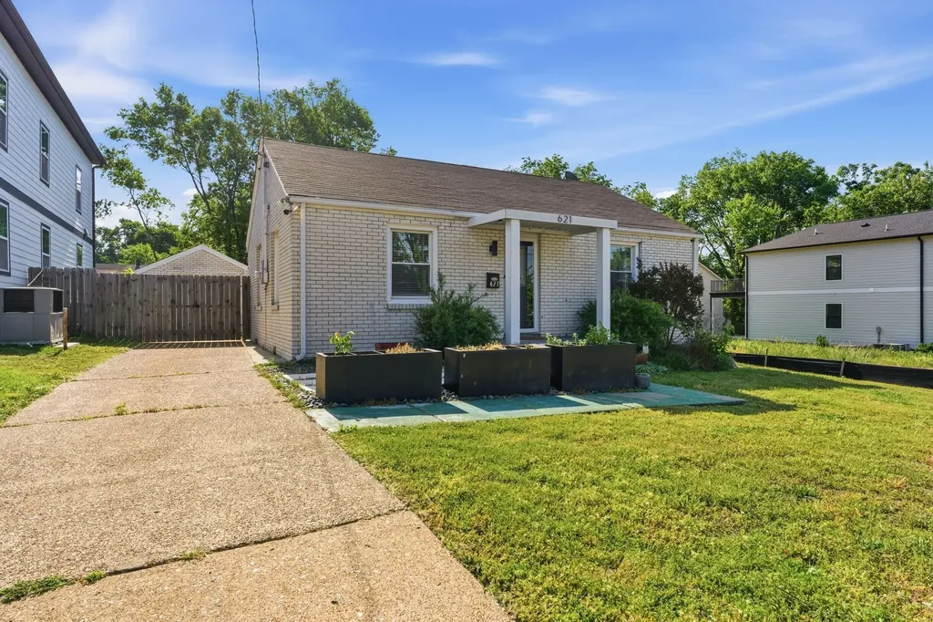 621 N 9th Street Nashville TN 37206