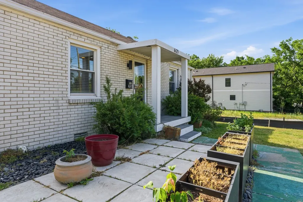 621 N 9th Street Nashville TN 37206