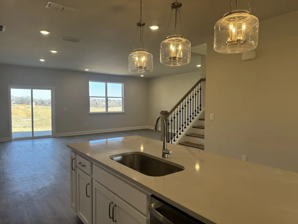 136 Dahlia Drive La Vergne TN 37086