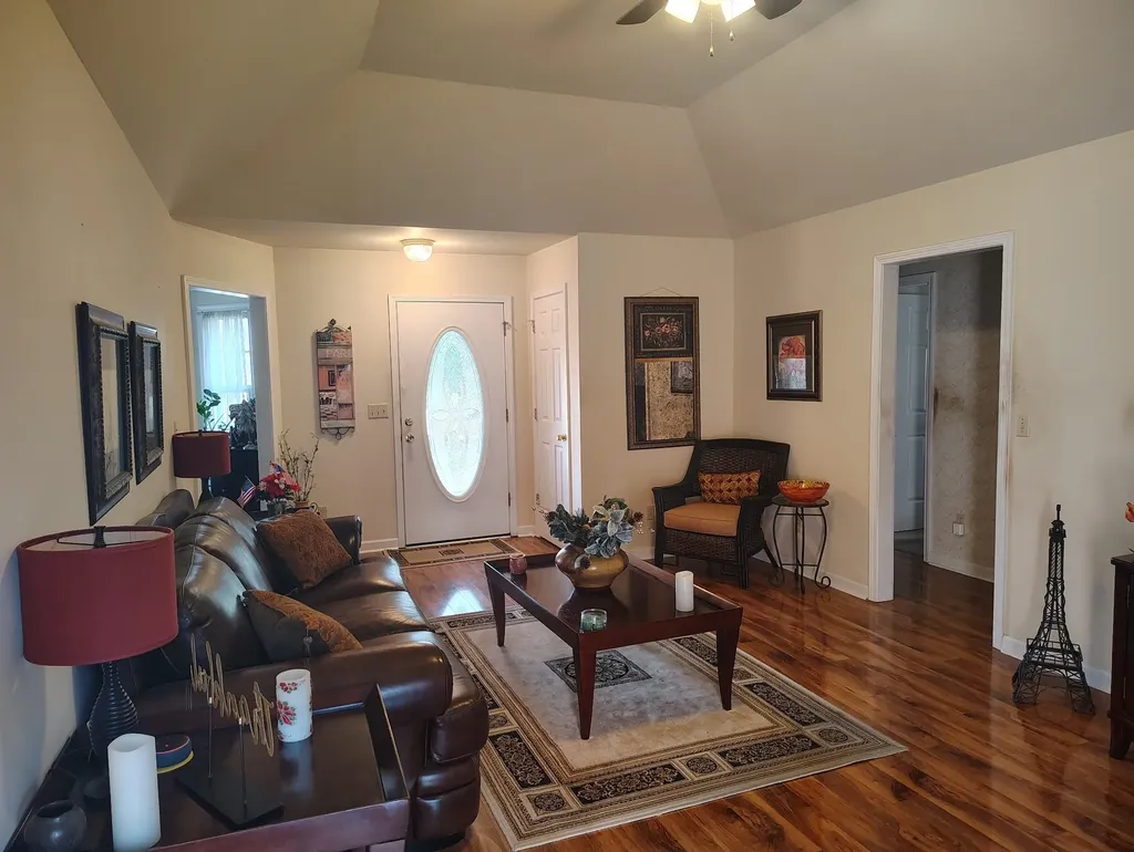 29 Bluebird Lane Lafayette TN 37083