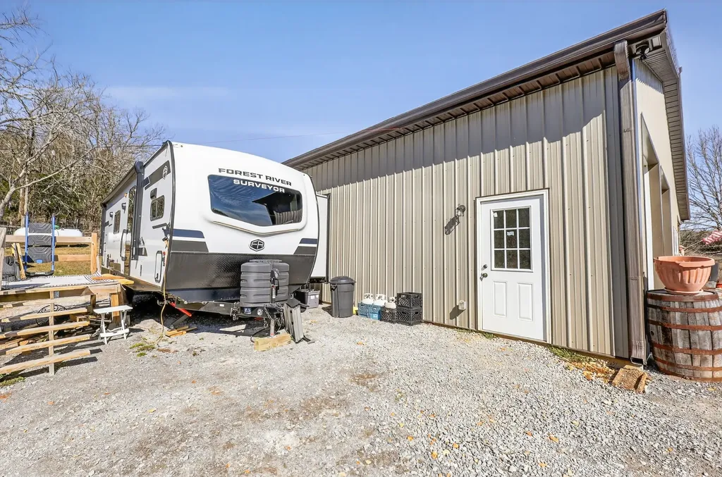 325 Freeman Lane Hartsville TN 37074